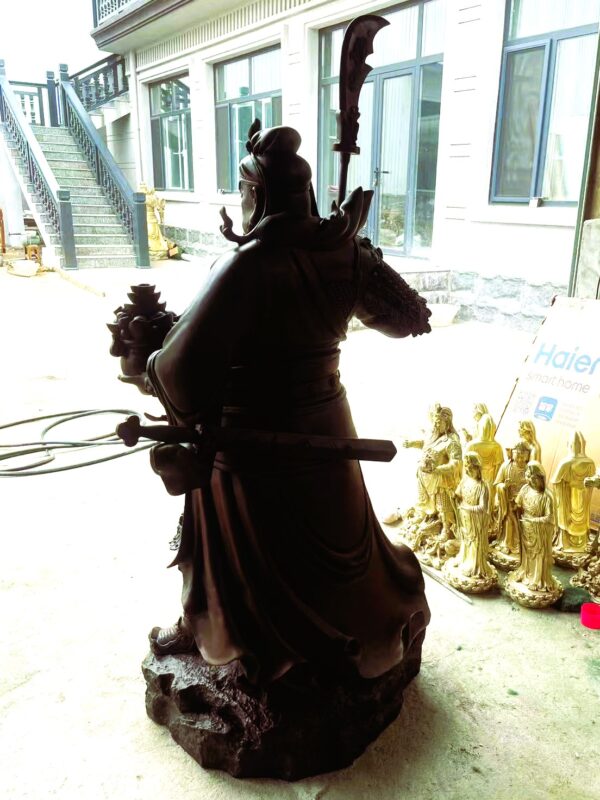 Statue of Guan Gong